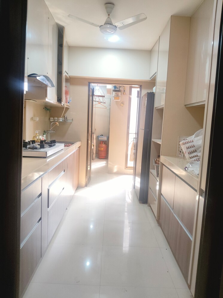 Kitchen, k-raheja-raheja-classique 3 Bedroom 1850 Sq.Ft. Apartment In Andheri West Mumbai 9578728