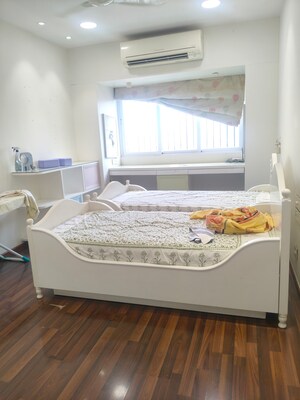 Bedroom in 3 BHK Apartment at K Raheja Raheja Classique, Andheri West – for Rent