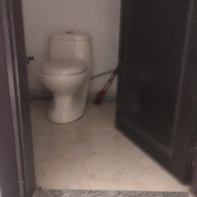 Bathroom, lajpat nagar i Commercial Office Space 450 Sq.Ft. In Lajpat Nagar I Delhi 9578756