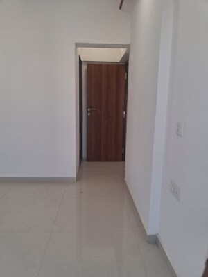 Room in 1 BHK Apartment at Rakesh CHS Kandivali, Kandivali West – for Sale