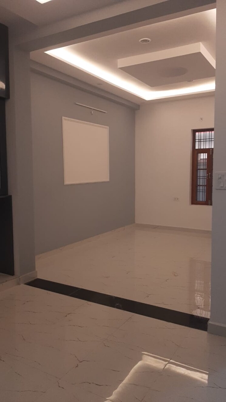 Room, gomti nagar 2 Bedroom 1100 Sq.Ft. Villa In Gomti Nagar Lucknow 9578754