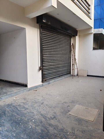 Room in  Warehouse at Sector 63 – for Rent