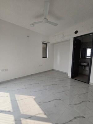 2 BHK Apartment For Rent in Cosmos Habitat, Majiwada