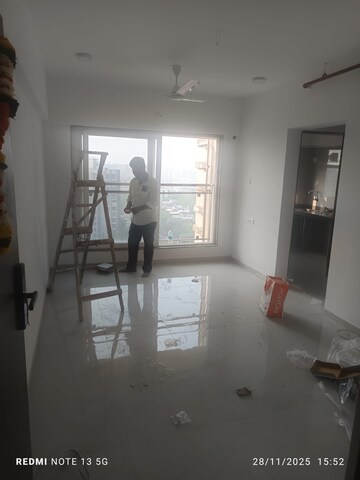 Team Area in 1 BHK Apartment at Vaibhavlaxmi Queens Glory, Chembur – for Sale