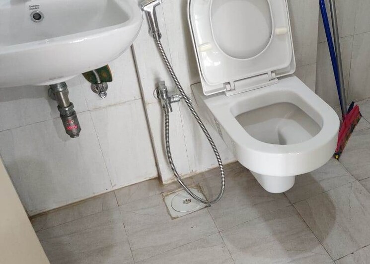 Bathroom, godrej-central 2.5 Bedroom 900 Sq.Ft. Apartment In Chembur Mumbai 9578788