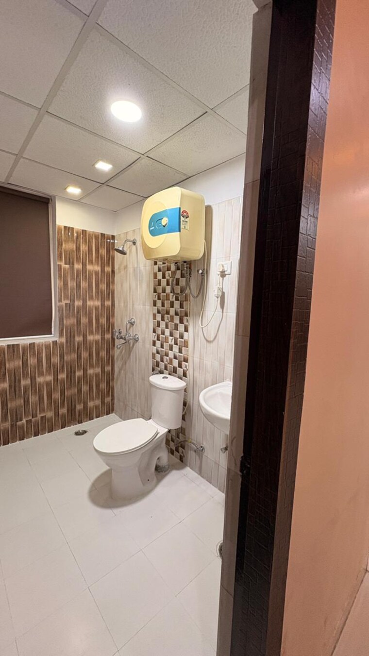 Bathroom, levana-celebrity-gardens 4 Bedroom 3845 Sq.Ft. Apartment In Muzaffar Nagar Ghusval Lucknow 9578804