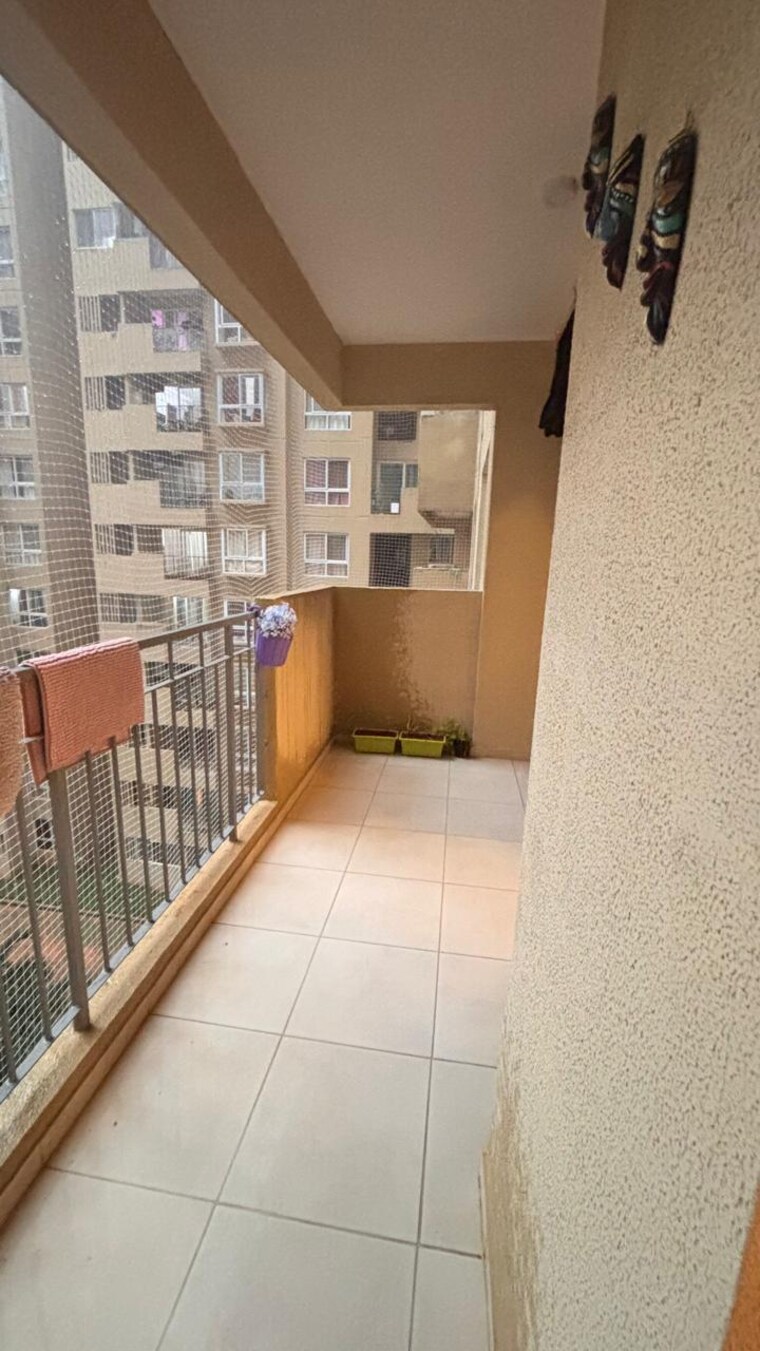 Kitchen, bhartiya-nikoo-homes 3.5 Bedroom 1917 Sq.Ft. Apartment In Thanisandra Main Road Bangalore 9578792