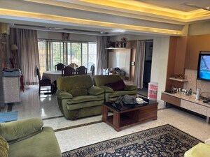 Living Room in 4 BHK Apartment at Neumec Trishala Apartments, Dadar East – for Sale