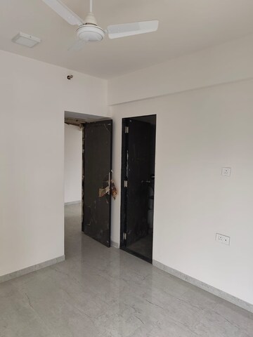 Room in 4 BHK Apartment at Diamond Garden, Chembur – for Sale