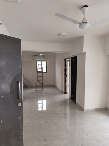 Room in 4 BHK Apartment at Diamond Garden, Chembur – for Sale