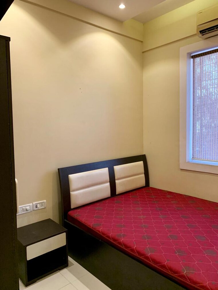 Room, candy-castle 1 Bedroom 625 Sq.Ft. Apartment In Colaba Mumbai 9578820
