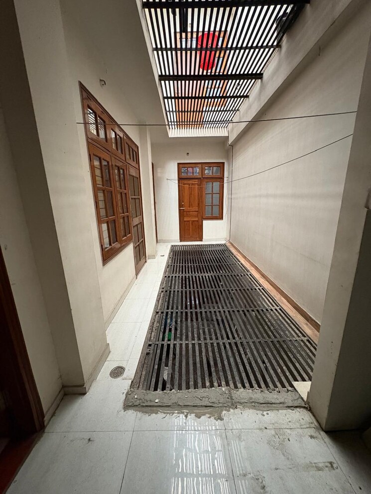 Balcony, vrindavan yojna 3 Bedroom 2200 Sq.Ft. Independent House In Vrindavan Yojna Lucknow 9578844