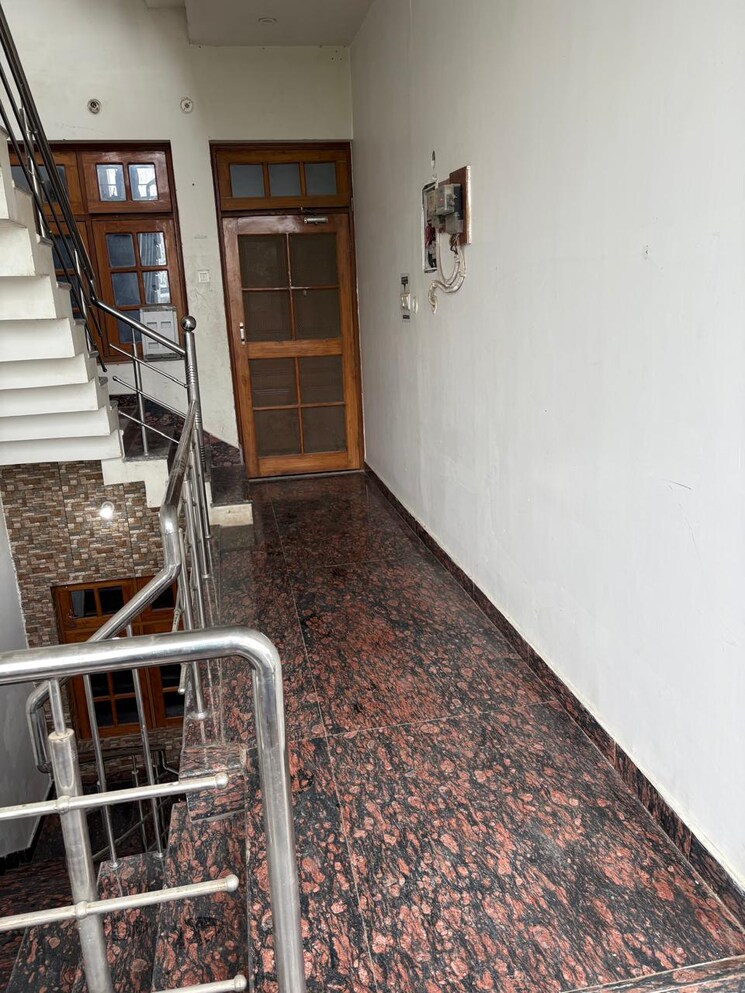 Balcony, vrindavan yojna 3 Bedroom 2200 Sq.Ft. Independent House In Vrindavan Yojna Lucknow 9578844