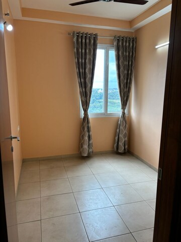 Room in 1.5 BHK Apartment at Bhartiya Nikoo Homes, Thanisandra Main Road – for Rent