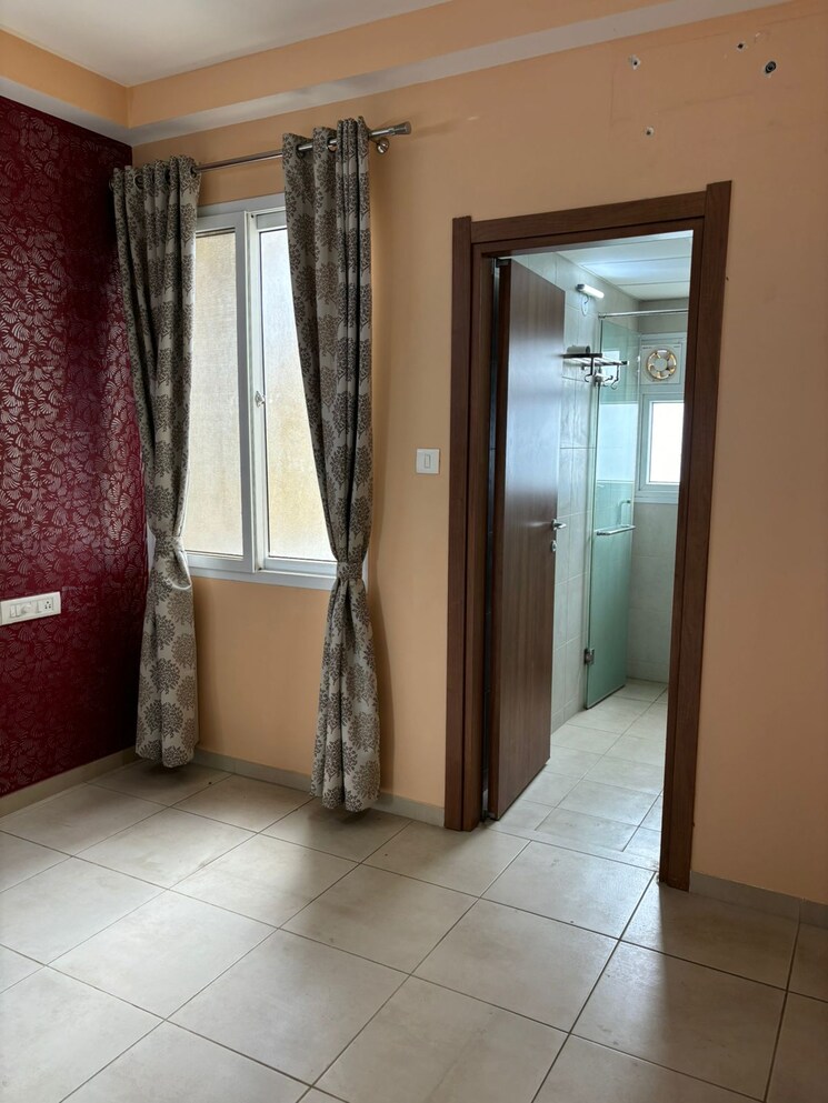 Room, bhartiya-nikoo-homes 1.5 Bedroom 965 Sq.Ft. Apartment In Thanisandra Main Road Bangalore 9578838