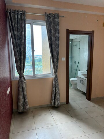 Room in 1.5 BHK Apartment at Bhartiya Nikoo Homes, Thanisandra Main Road – for Rent