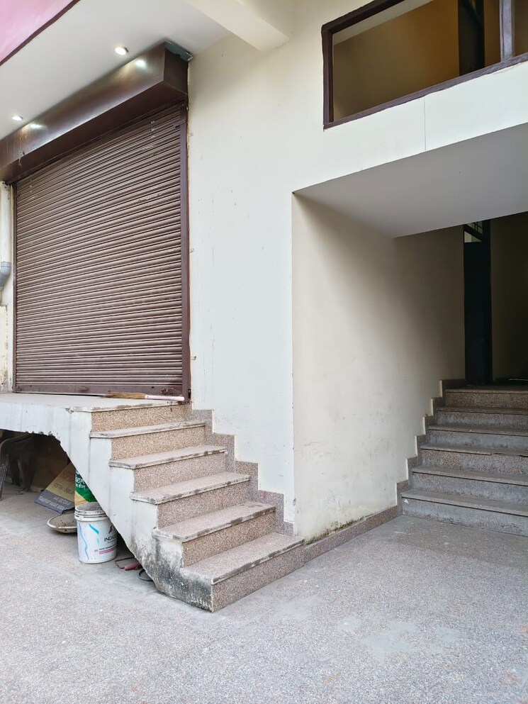 undefined, sector 69 Commercial Warehouse 700 Sq.Ft. In Sector 69 Noida 9578876