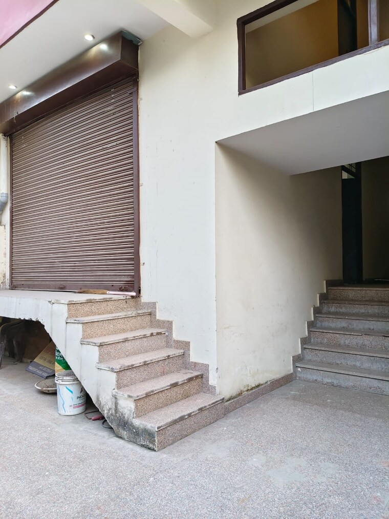 undefined, sector 69 Commercial Warehouse 700 Sq.Ft. In Sector 69 Noida 9578876