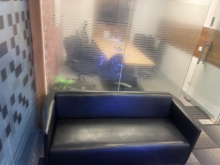 Swimming Pool, ithums-62 Commercial Office Space in IT/SEZ 1291 Sq.Ft. In Sector 62 Noida 9578919