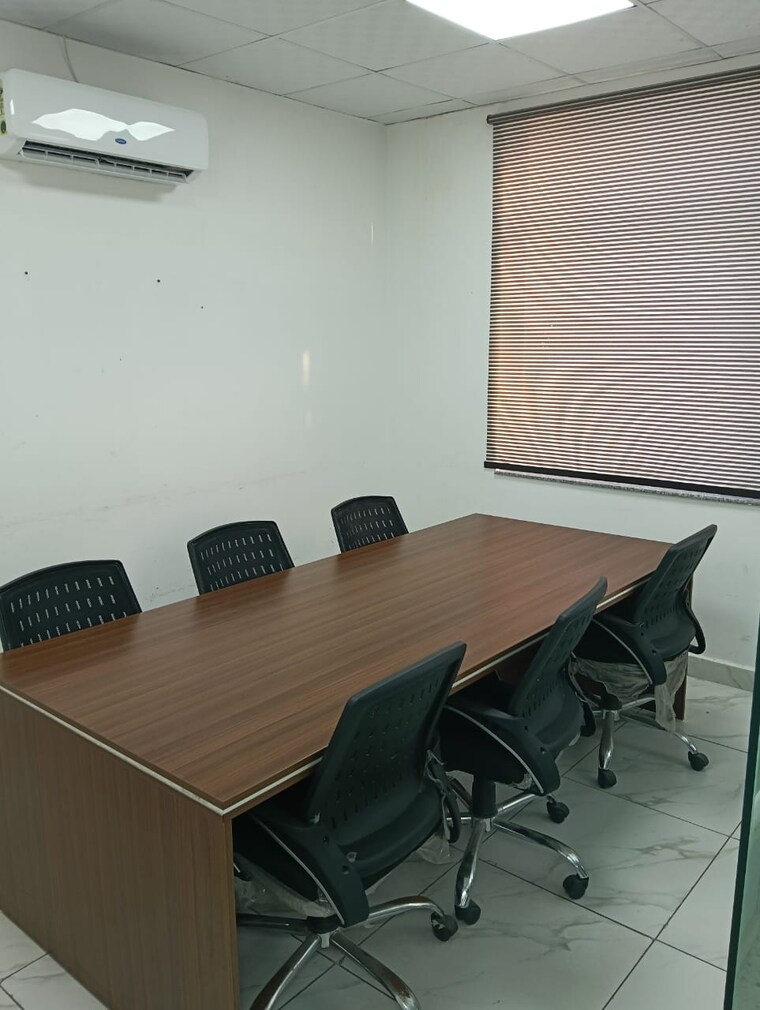 Team Area, sector 63 Commercial Office Space 1000 Sq.Ft. In Sector 63 Noida 9578908