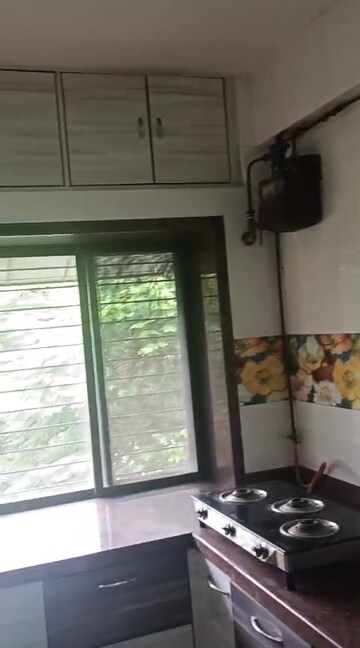 Room in 2 BHK Apartment at Kanika CHS, Andheri East – for Rent