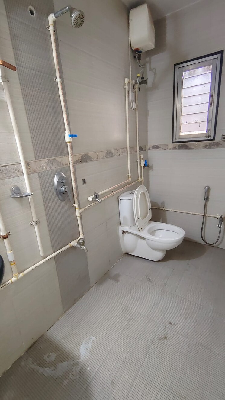 Bathroom, morar-ashish 2 Bedroom 900 Sq.Ft. Apartment In Samata Nagar Thane 9578927