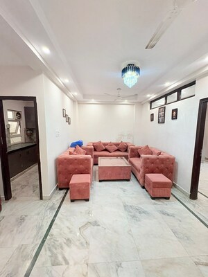 2 BHK Builder Floor For Rent in Saket