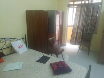 Room in 1 BHK Apartment at Owners Court, Apollo Bunder – for Rent