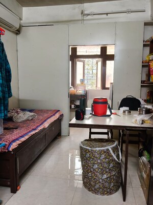 1 BHK Apartment For Rent in Vakola