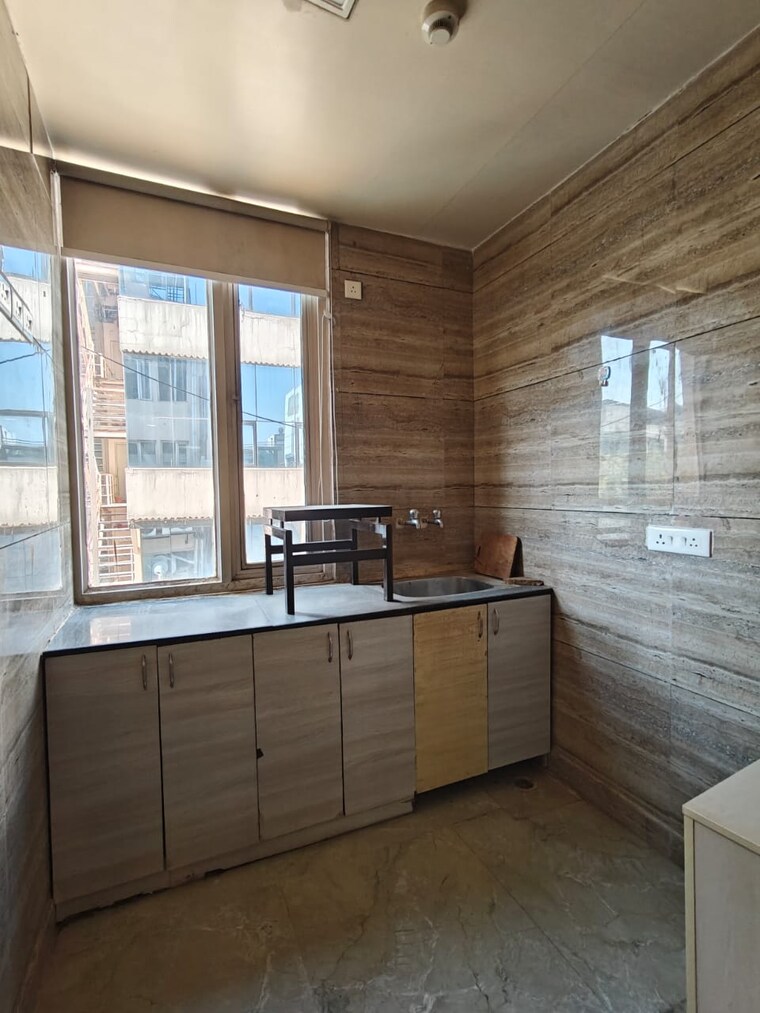 Room, sector 44 Commercial Office Space 5000 Sq.Ft. In Sector 44 Gurgaon 9579006