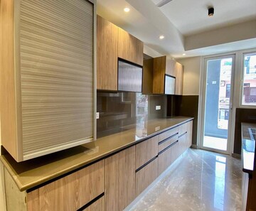 Kitchen in 4 BHK Builder Floor at BPTP Green Oaks, Sector 70a – for Sale