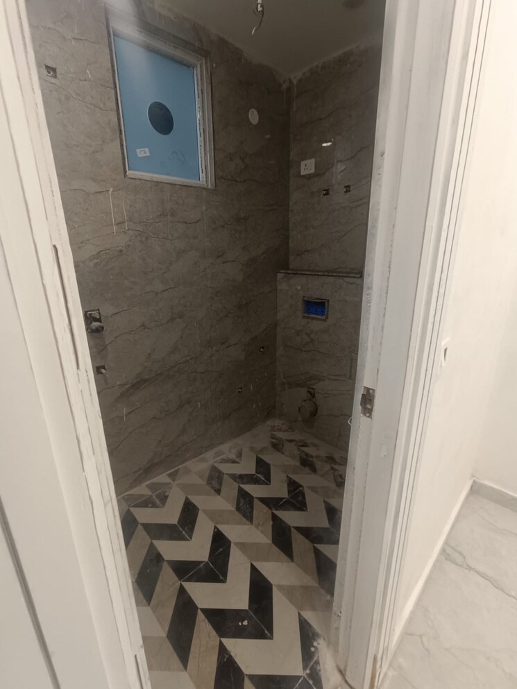 Bathroom, jasola 4 Bedroom 2700 Sq.Ft. Builder Floor In Jasola Delhi 9579064