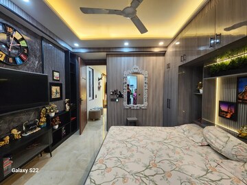 Parking in 3 BHK Builder Floor at Chattarpur – for Rent