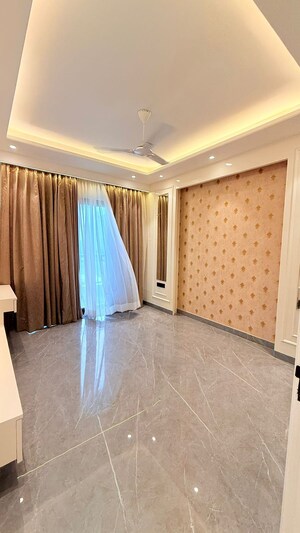 Bedroom in 4 BHK Builder Floor at BPTP Green Oaks, Sector 70a – for Sale