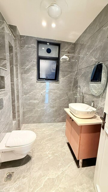 Bathroom in 4 BHK Builder Floor at BPTP Green Oaks, Sector 70a – for Sale