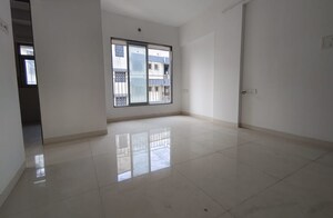 Room in 2 BHK Apartment at Maauli Omkar CHSL, Mulund East – for Rent