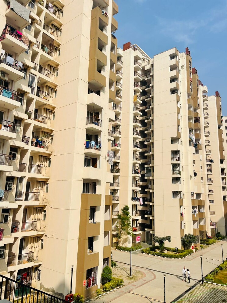 Exterior View, amrapali-leisure-park 2 Bedroom 845 Sq.Ft. Apartment In Amrapali Leisure Valley Greater Noida 9579093