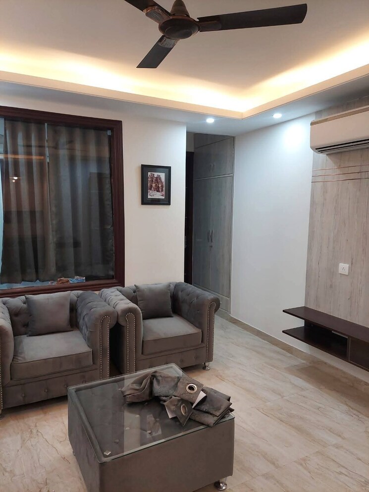 Living Room, freedom fighters enclave 1 Bedroom 600 Sq.Ft. Apartment In Freedom Fighters Enclave Delhi 9579105