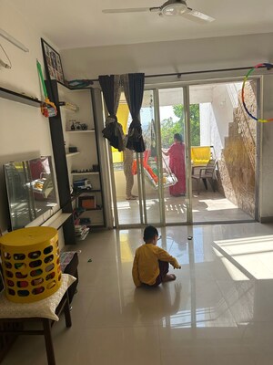 Master Bedroom in 3 BHK Apartment at 33 Keshavkunj, Mundhwa – for Rent