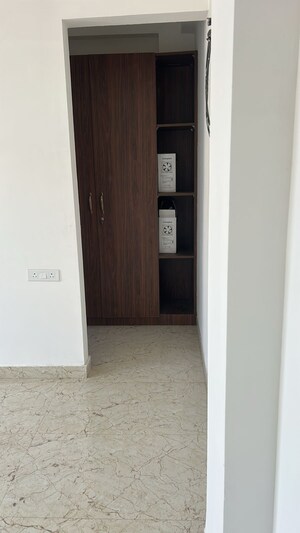 Building Lobby in 3 BHK Apartment at M3M Atrium, Sector 57 – for Rent