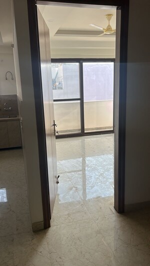 Room in 3 BHK Apartment at M3M Atrium, Sector 57 – for Rent