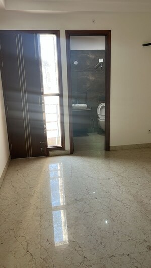 Room in 3 BHK Apartment at M3M Atrium, Sector 57 – for Rent