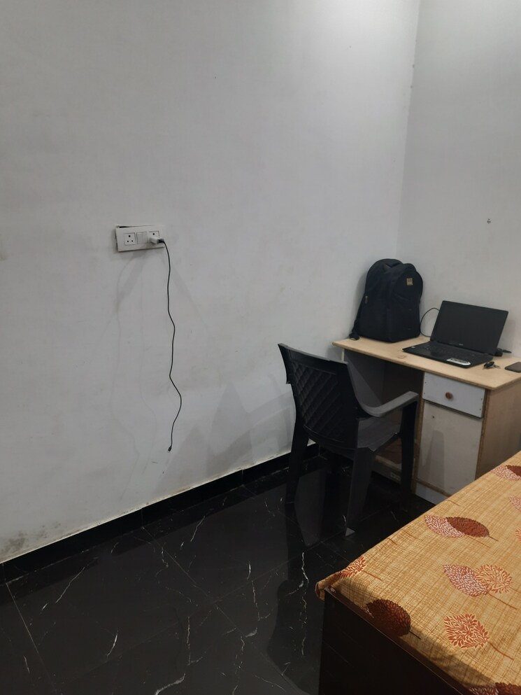 Team Area, sector 122 Pg For Boys & Girls In Sector 122 9579117