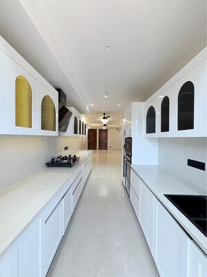 Building Lobby in 3 BHK Builder Floor at BPTP Green Oaks, Sector 70a – for Sale