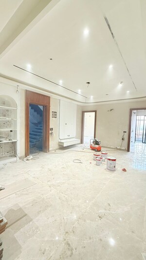 Parking in 4 BHK Builder Floor at Ansal API Esencia, Sector 67 – for Sale