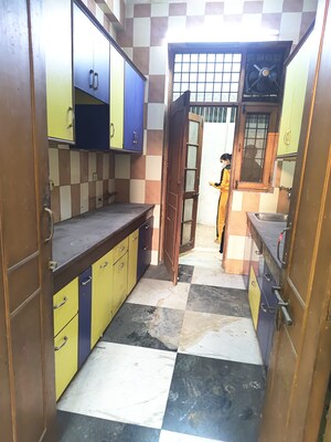 Team Area in 2 BHK Builder Floor at RWA Apartments Sector 50, Sector 50 – for Rent