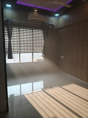 Room in 3 BHK Apartment at Cosmos Jewels Solitaire, Ghodbunder Road – for Rent