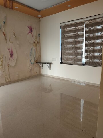 Room in 3 BHK Apartment at Cosmos Jewels Solitaire, Ghodbunder Road – for Rent