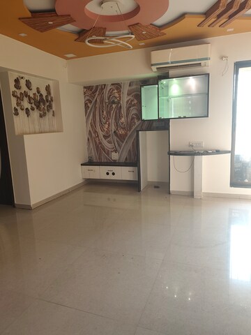 Room in 3 BHK Apartment at Cosmos Jewels Solitaire, Ghodbunder Road – for Rent