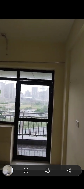 Room in 2 BHK Apartment at Pyramid Heights, Sector 85 – for Rent